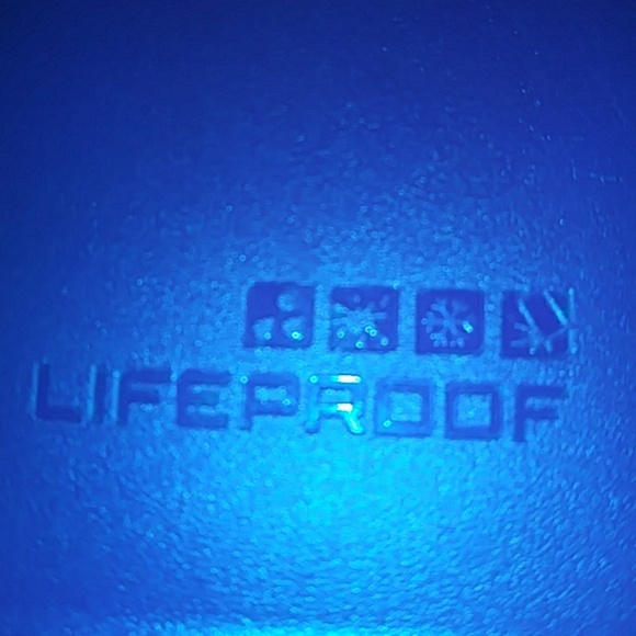 Iphone 5s LifeProof case - Picture 3 of 3